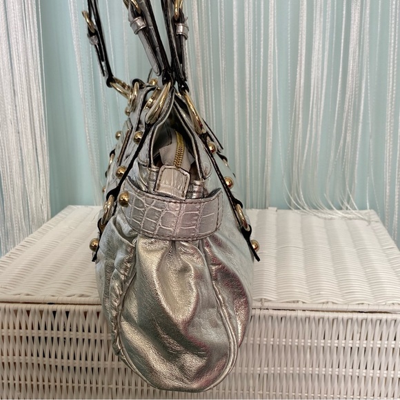 Guess Metallic Silver Shoulder Bag and Pouch Set - Picture 5 of 17